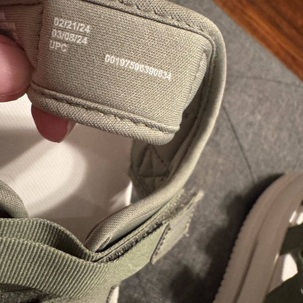 Stylish Green Strappy Sandals Nike Icon - Picture 6 of 9